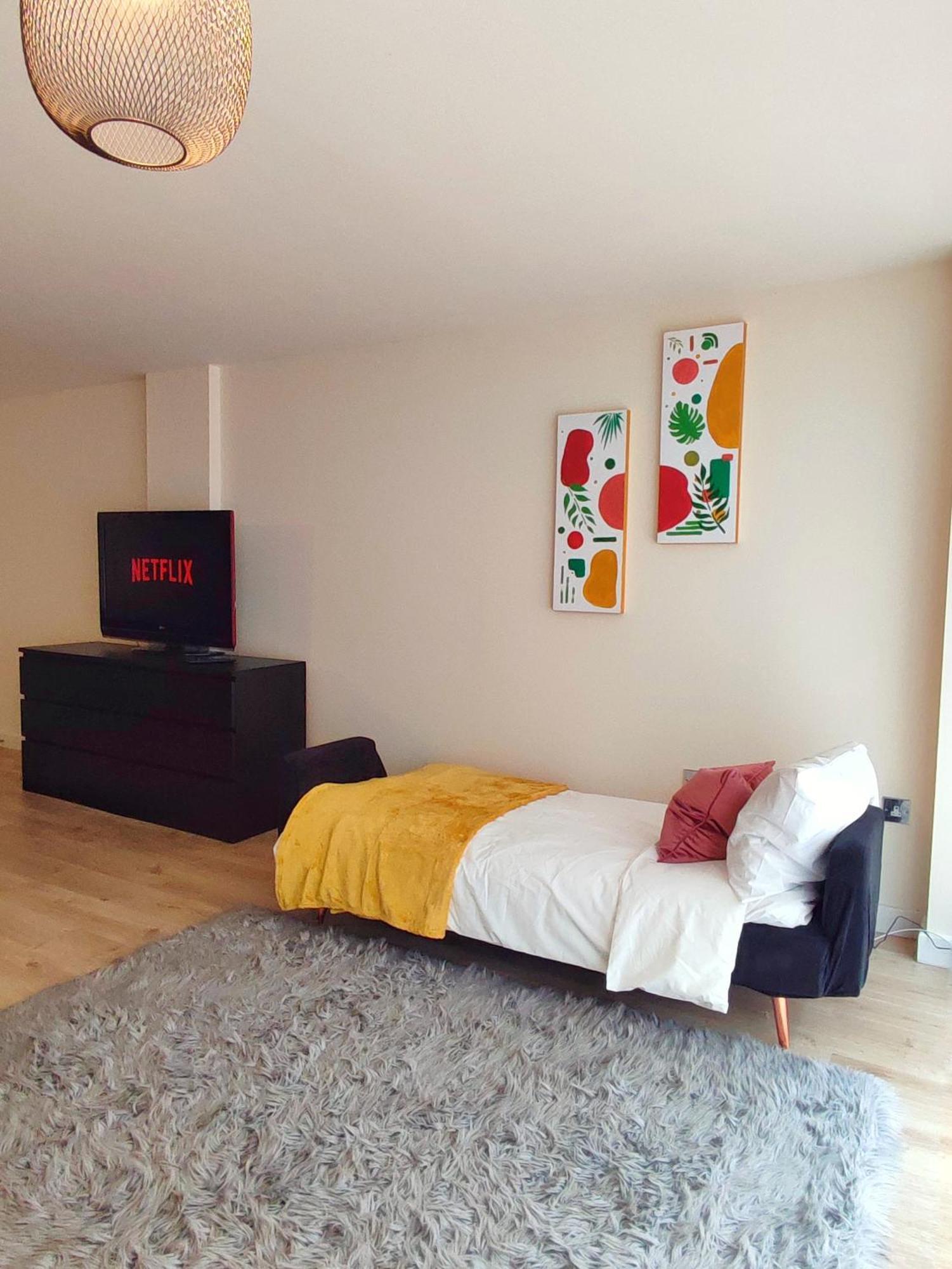 Duplex In Leeds With King Size Bed - Long Rates Available * Leeds (West Yorkshire)