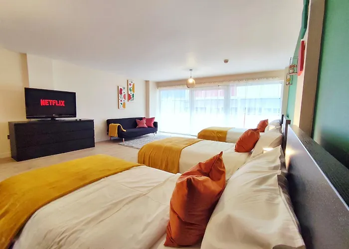 Duplex Apartment In Leeds With King Size Bed - Long Stay Rates Available