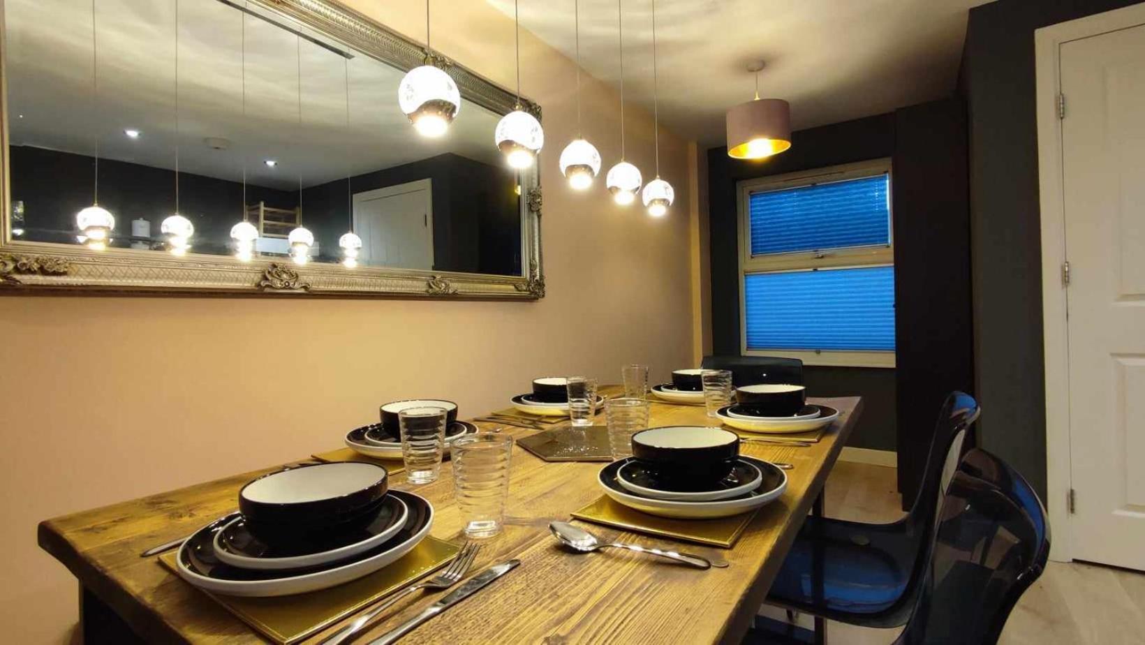 Duplex In Leeds With King Size Bed - Long Rates Available Leeds (West Yorkshire)